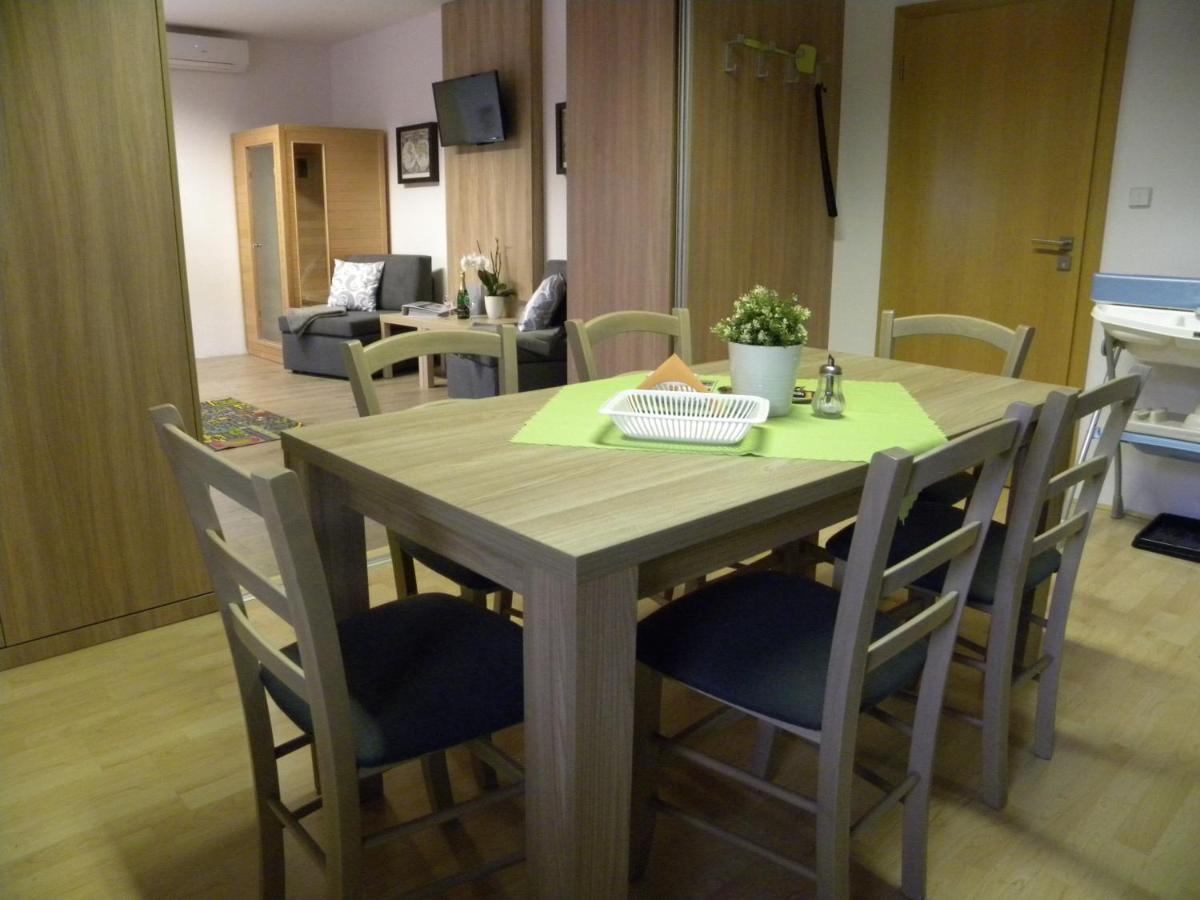 Apartment Wellness Vlckova エクステリア 写真